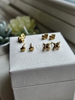 Pandora Bee and Heart Studs Set